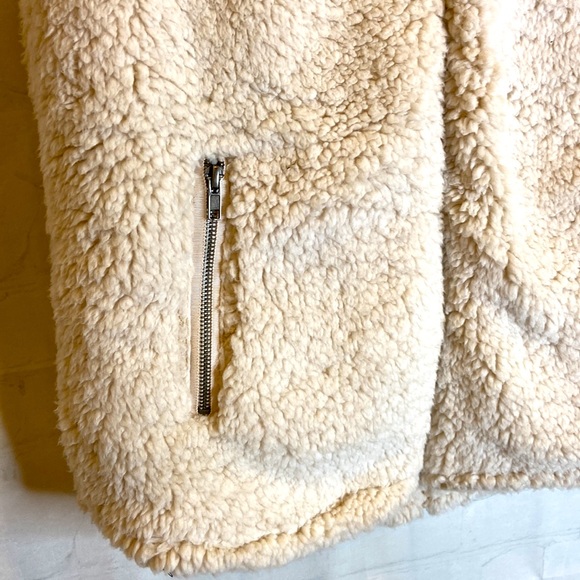 Love Tree Cream Zippered Vest - Picture 4 of 8